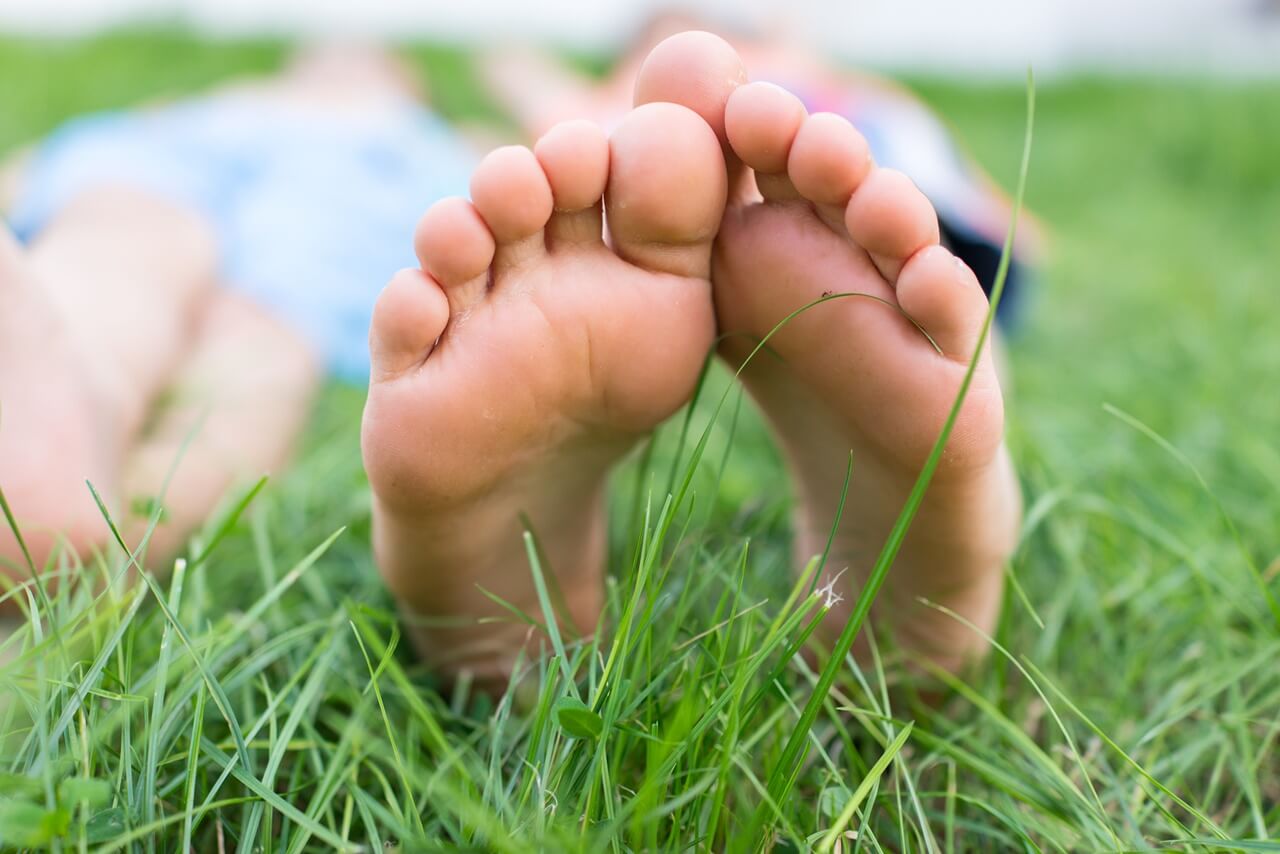 How Children Could Benefit from a Little More Barefoot Play